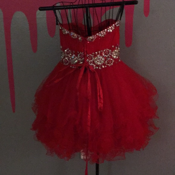 Red homecoming dress - Picture 2 of 3